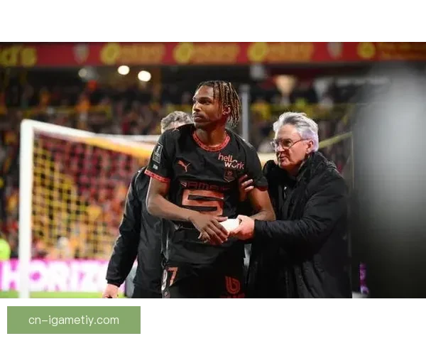 队报雅凯左肩伤或缺阵数周需手术 队报雅凯左肩伤或缺阵数周需手术